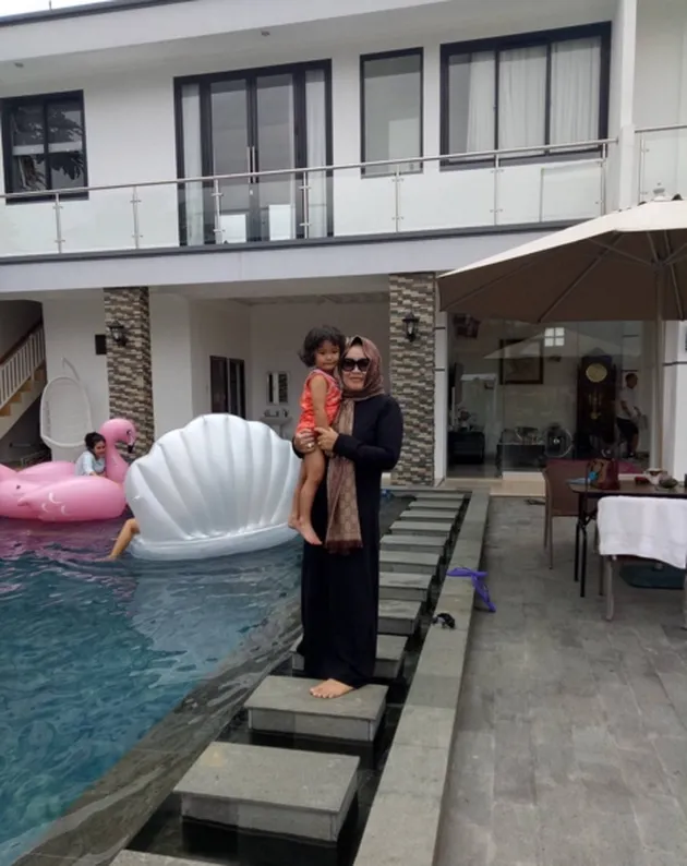 Ibu dan Ayah Ayu Ting Ting