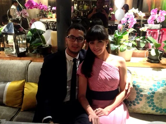 Pada bulan November 2014 silam, Revalina sempat memamerkan cincin pertunangan dengan Rendy. Kini hubungan tersebut selangkah lagi bakal diresmikan dalam ikatan perkawinan.