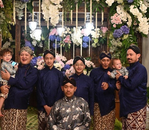 Family Reception of Cendana, A Series of Joyful Portraits of Ari Sigit's Child's Wedding