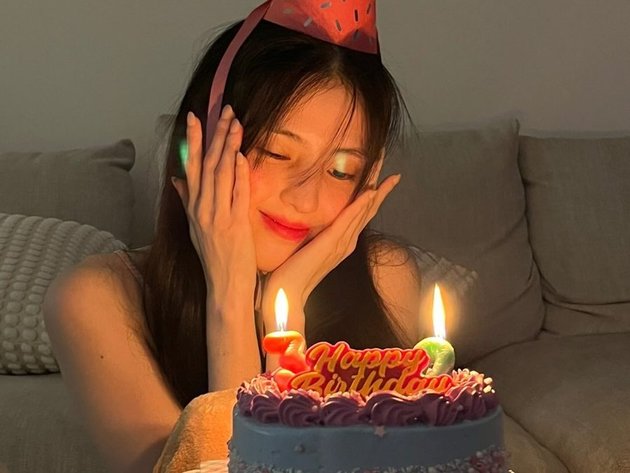 Official 30 Years, Peek 8 Photos of Han So Hee Celebrating Her Birthday with Close Friends - Visiting Actor Ryu Jun Yeol Exhibition
