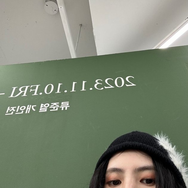 Official 30 Years, Peek 8 Photos of Han So Hee Celebrating Her Birthday with Close Friends - Visiting Actor Ryu Jun Yeol Exhibition