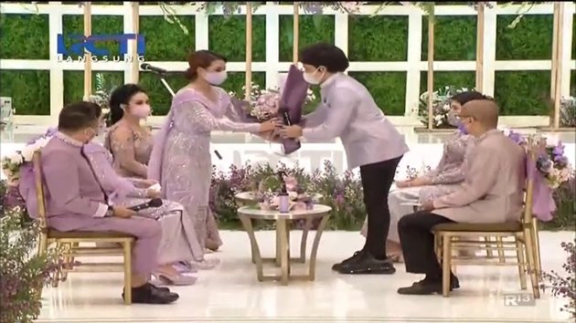 Official Engagement, Here are 15 Emotional Moments of Aurel Hermansyah and Atta Halilintar's Proposal