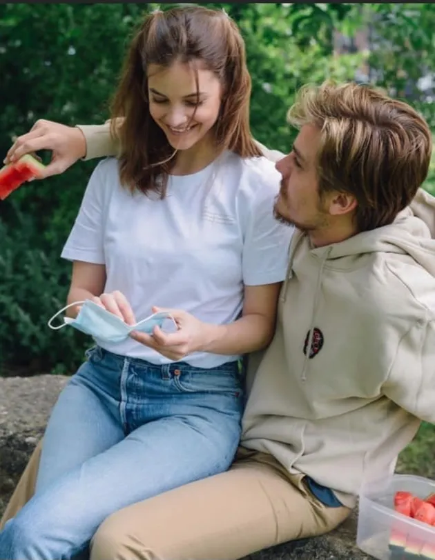 Barbara Palvin dan Dylan Sprouse
