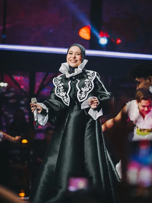 Lesti tampil di Mega Konser 'Welcome Back Lesti Sang Kejora'.