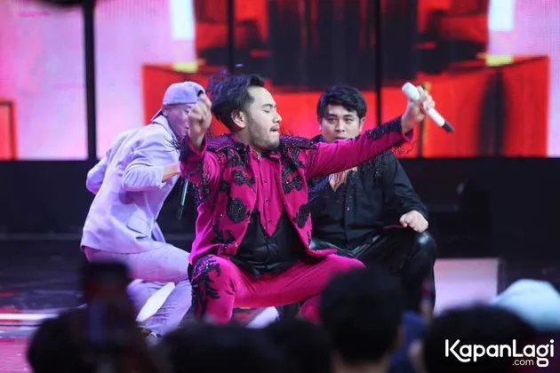 King Nassar selalu berhasil menghibur masyarakat.