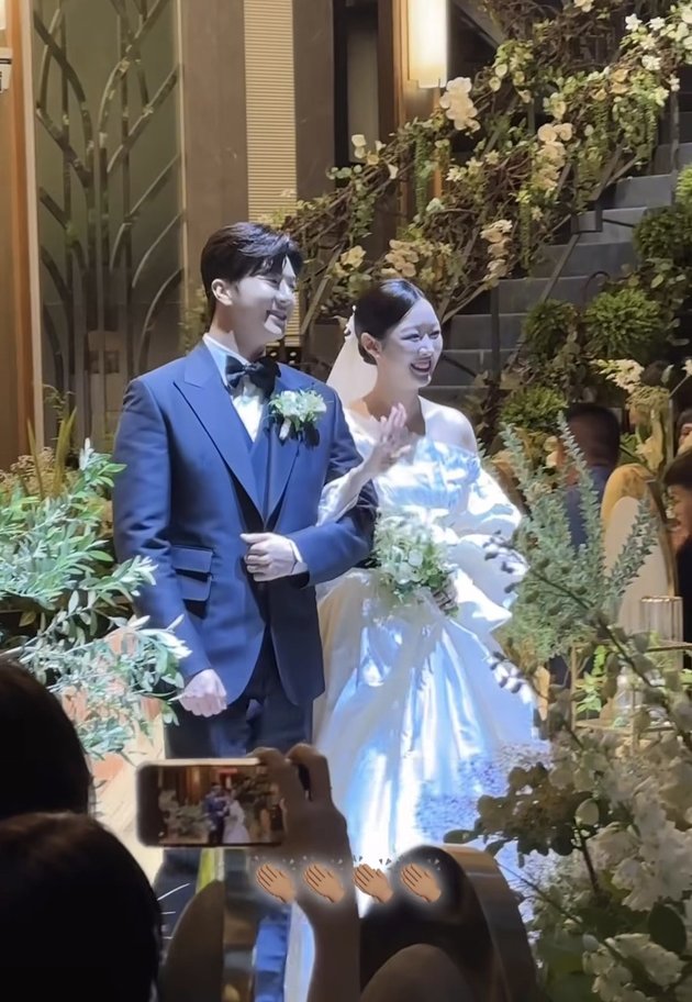 Officially Married, Here are 8 Joyful Pictures from Thunder's Former MBLAQ and Mimi's Former Gugudan Wedding