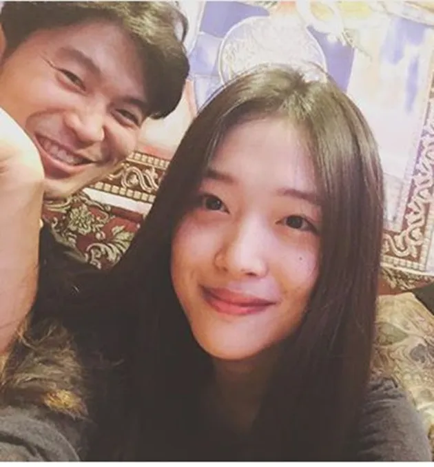 Couple Seleb Asia Umbar Kemesraan