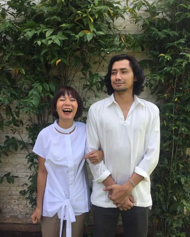 Revaldo dan istrinya