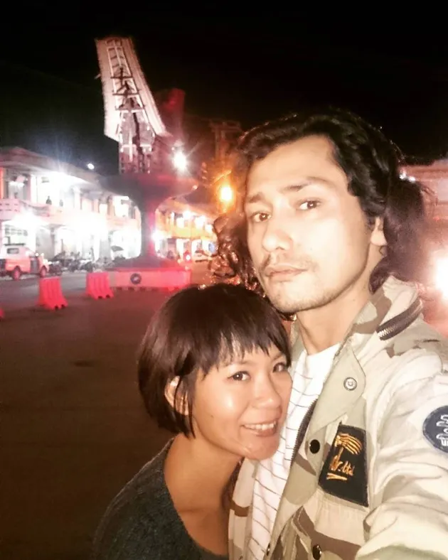 Revaldo dan istrinya