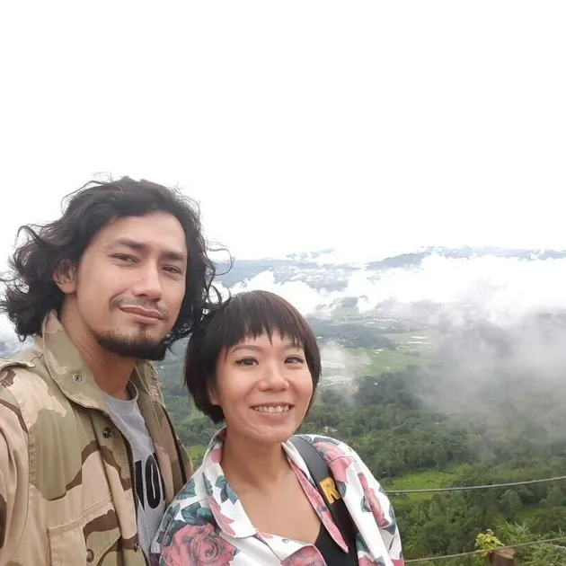 Revaldo dan istrinya