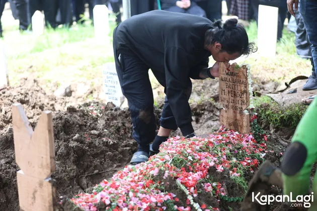 Reza Arap di Pemakaman Lula Lahfah