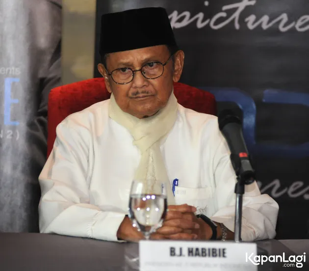 Reza Rahadian - BJ Habibie