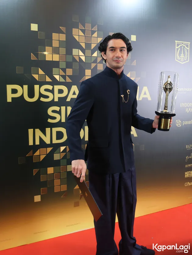 Reza Rahadian di Red Carpet