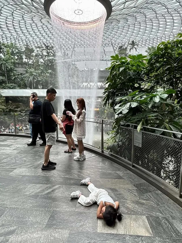 Moana Anak Ria Ricis Goleran di Lantai