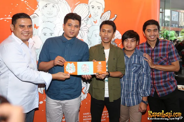 Dengan sedikit berkaca-kaca, Eross mengungkapkan betapa mengertinya dia dalam memahami sebuah hubungan antara ayah dan anak.