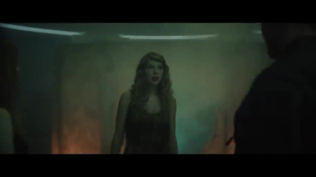 8 Surprising Photos of Taylor Swift Revealing Facts in the MV 'I Can See You'