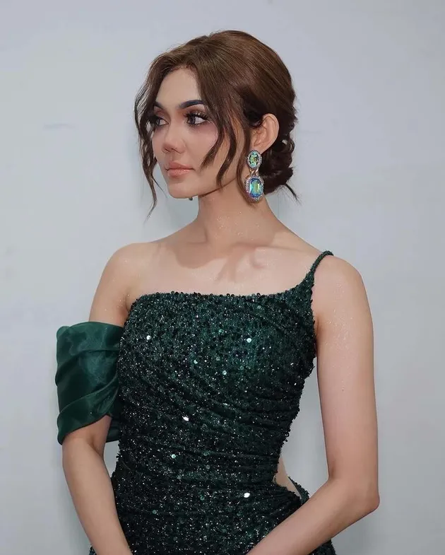 Rina Nose Cerita Asal Usul Nama Panggungnya