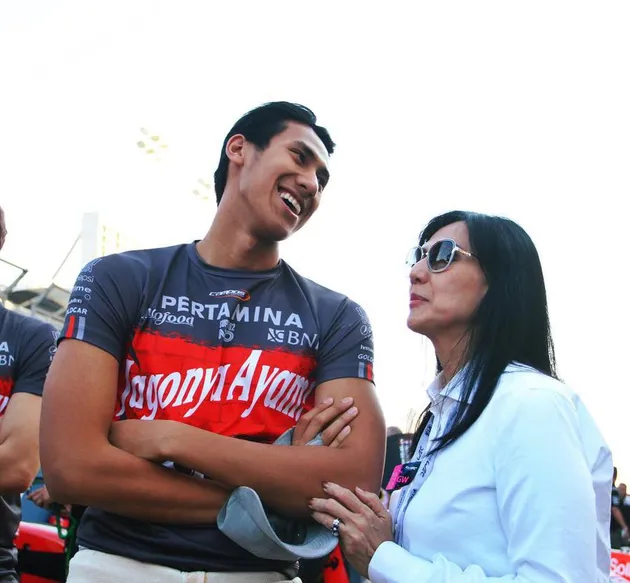 Rini S Bono, Mantan Istri Ahmad Albar