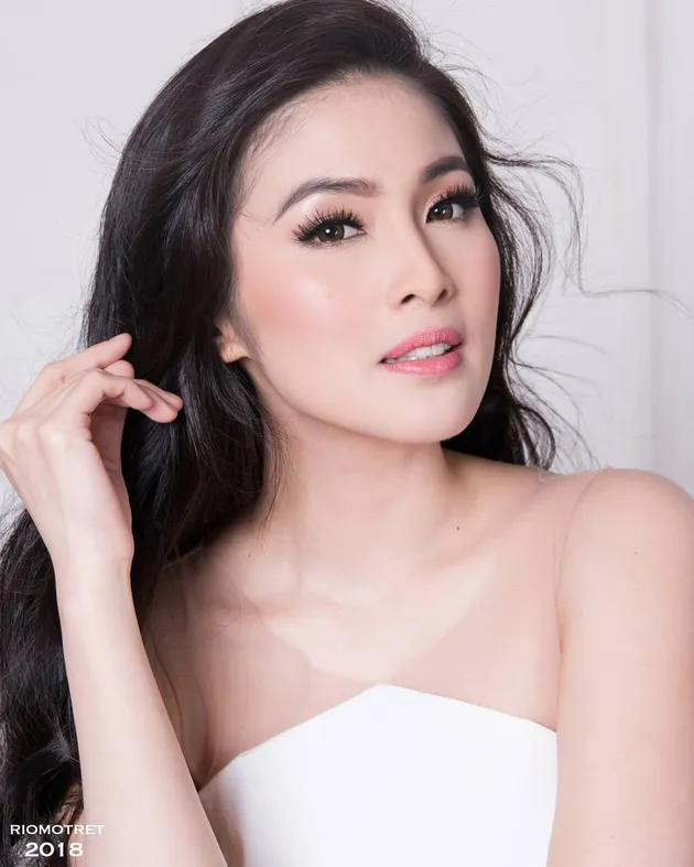 Rio Motret - Ayu Ting Ting - Agnez Mo - Nagita Slavina