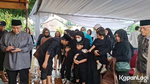 Rizal Armada Bersama Keluarga