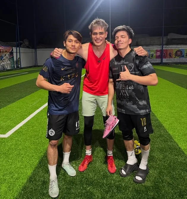 Atta Halilintar usai main bola dengan Rizky Billar