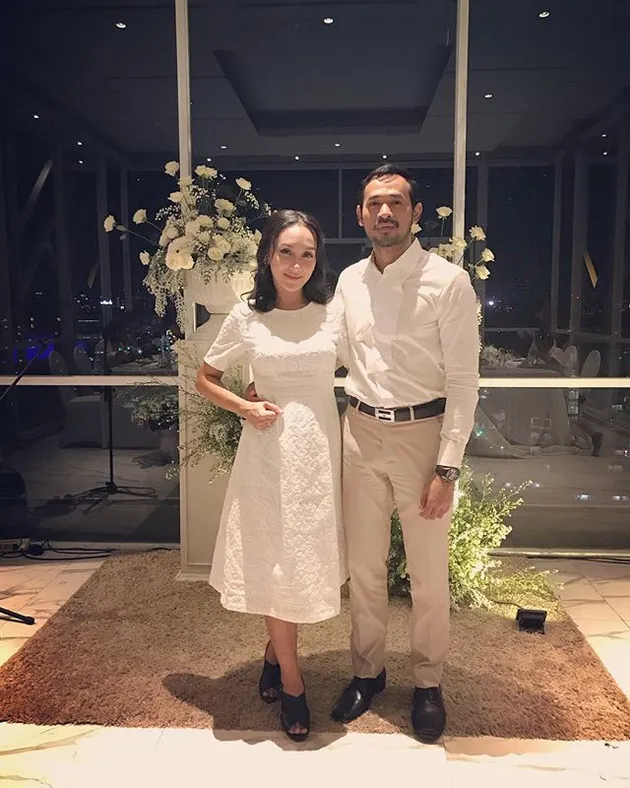 Oka Antara - 10 Tahun Pernikahan
