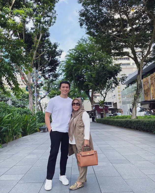 syahrini, reino barack