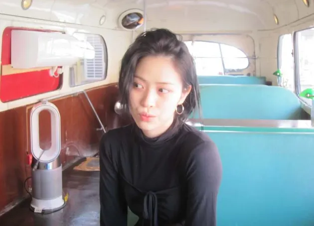 Ryujin ITZY Naik Kapal