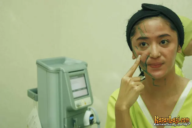 dewi perssik