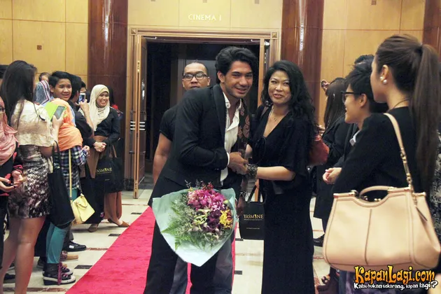 Gala Premiere Yasmine