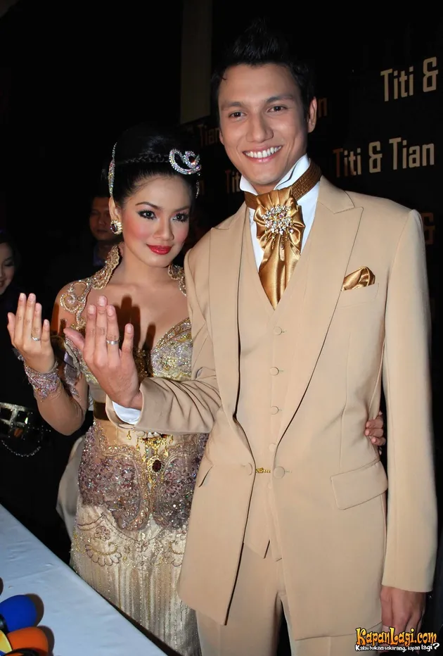 RESEPSI PERNIKAHAN TITI KAMAL - CHRISTIAN SUGIONO 