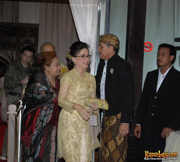 resepsi pernikahan wulan guritno