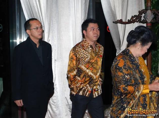 resepsi pernikahan wulan guritno