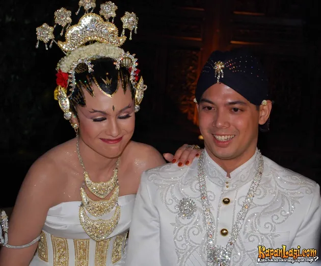 resepsi pernikahan wulan guritno