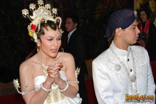resepsi pernikahan wulan guritno