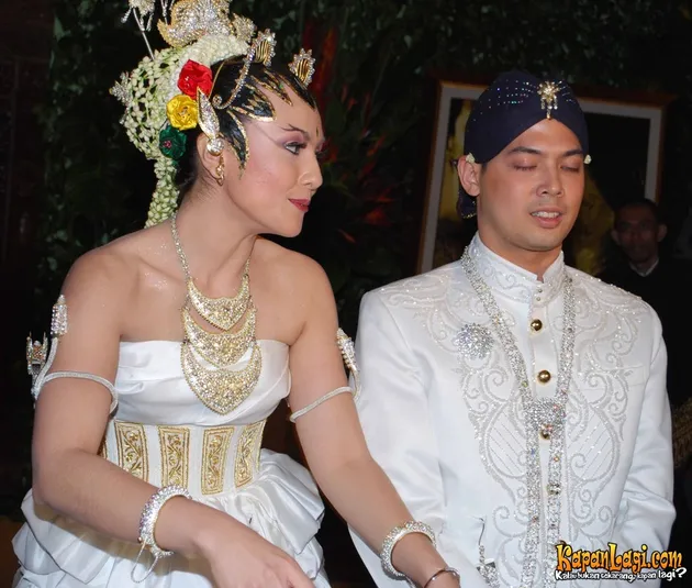 resepsi pernikahan wulan guritno