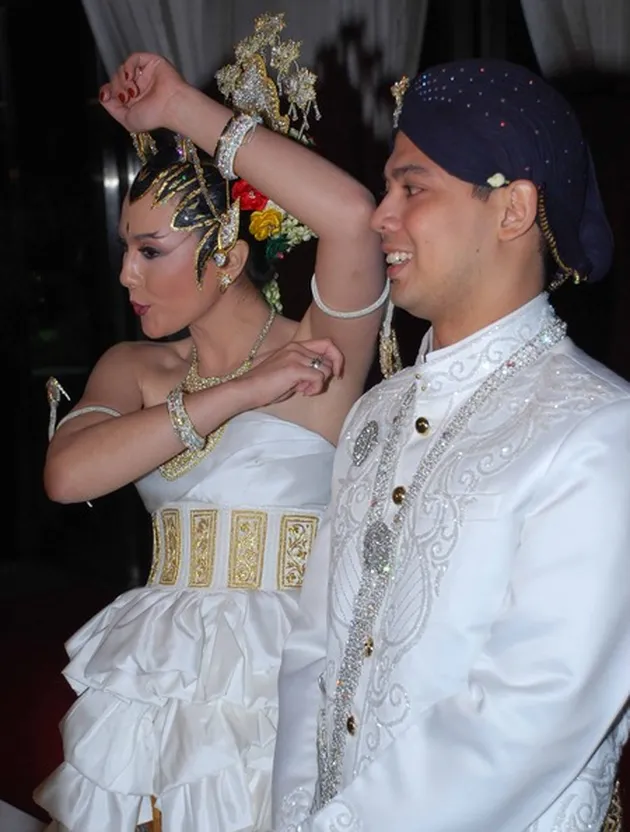 resepsi pernikahan wulan guritno
