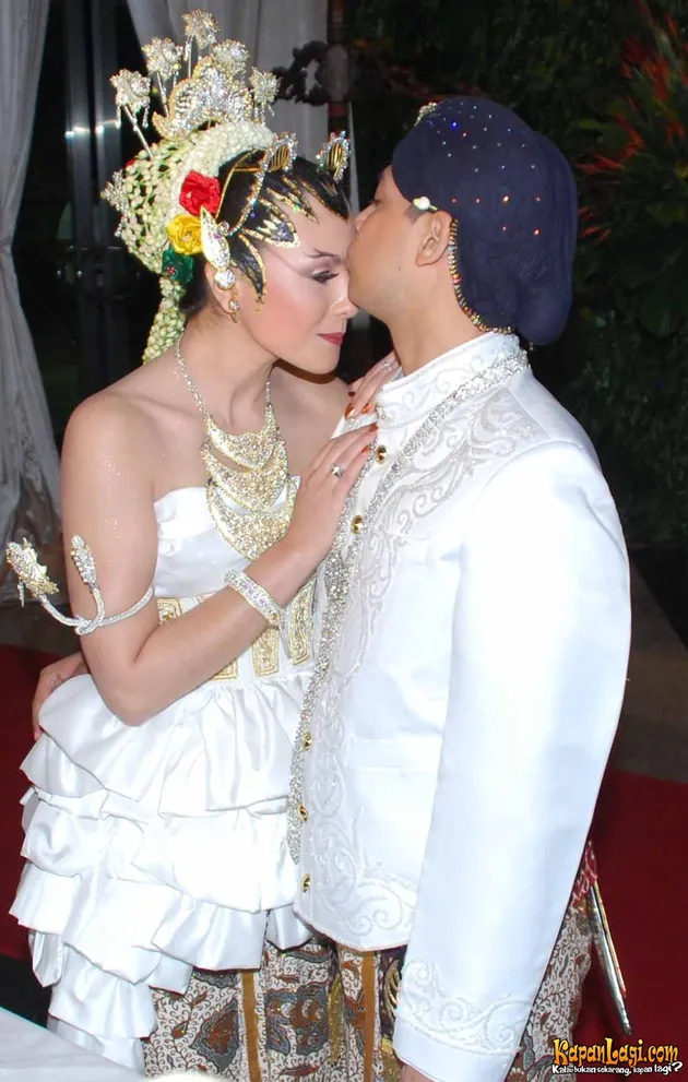 resepsi pernikahan wulan guritno
