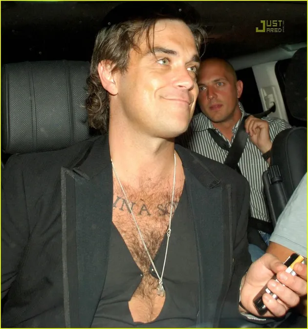 robbie williams pamer bulu dada