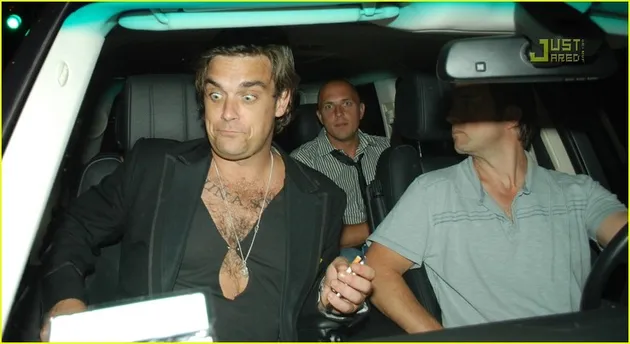 robbie williams pamer bulu dada