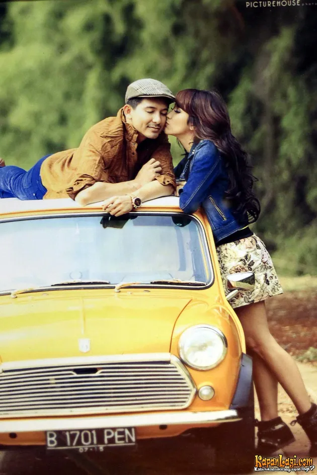 ROMANTISNYA FOTO PREWEDDING RYAN DELON DAN SHARENA GUNAWAN
