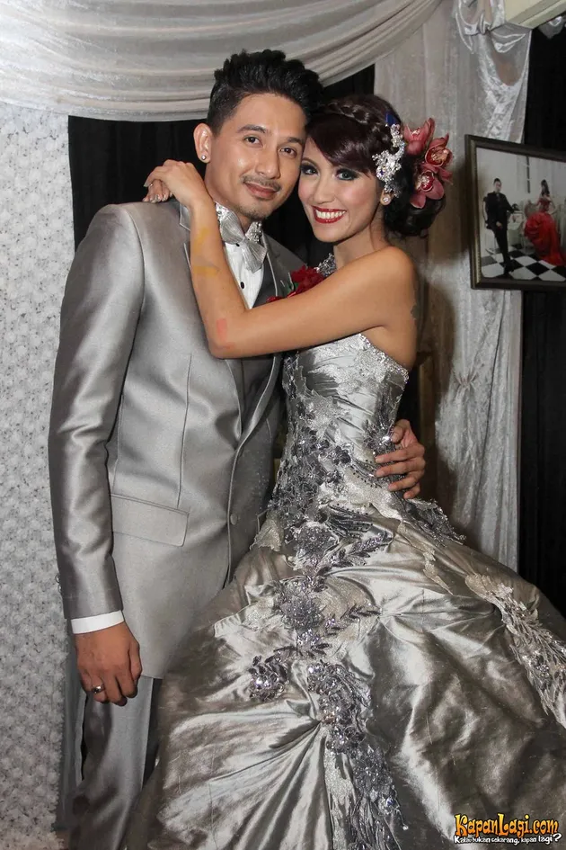 Romantisnya Foto Prewedding Ryan Delon dan Sharena Gunawan