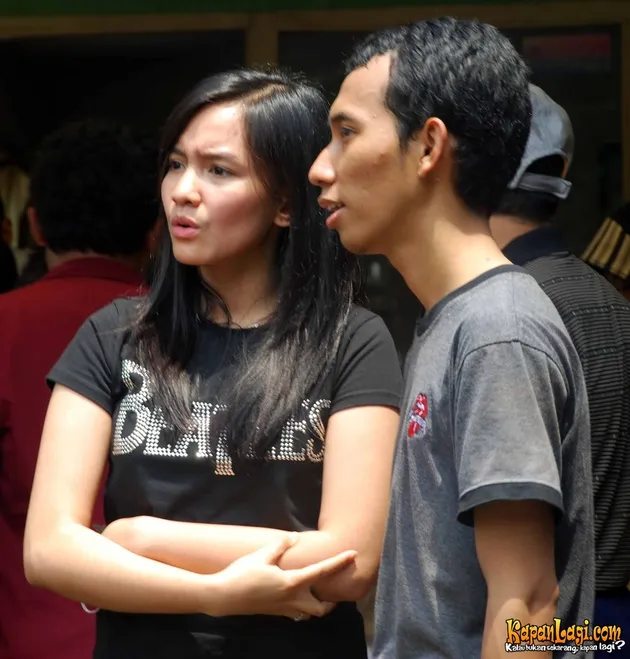 artis kunjungi korban situ gintung