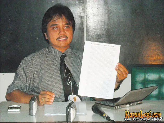 roy suryo konferensi pers