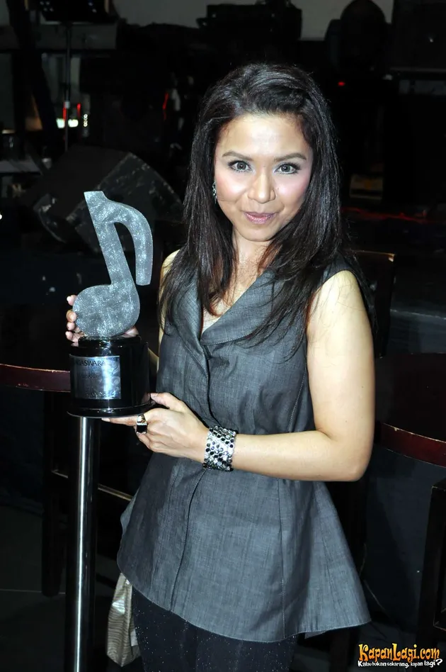 Ruth Sahanaya