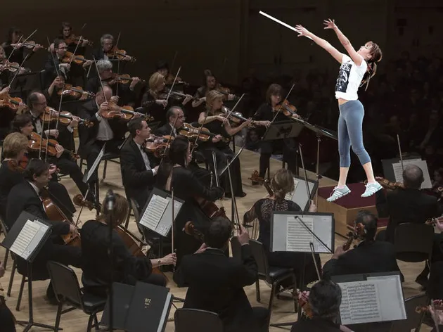 Jennifer Lawrence main basket