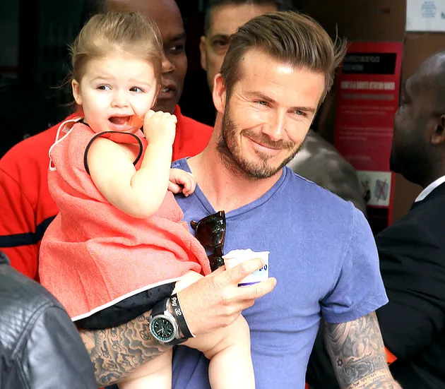 Harper Beckham Makan Es Krim