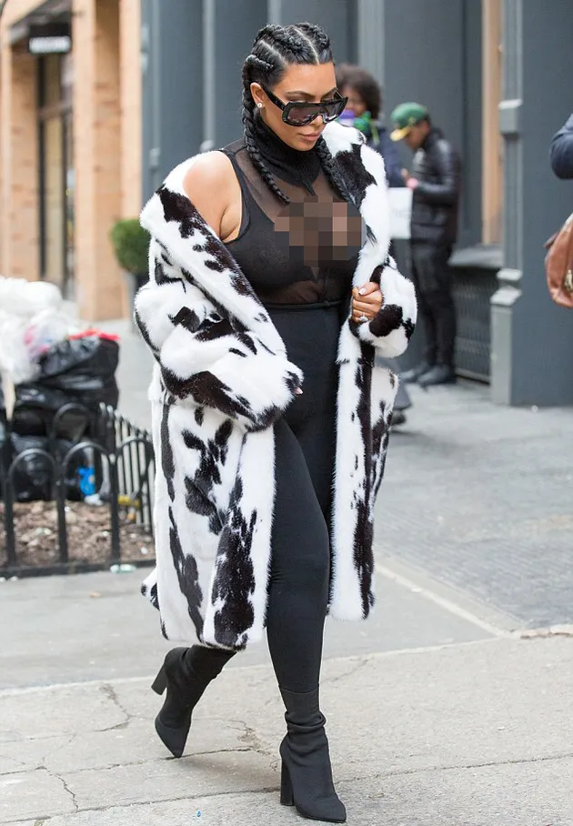 Kim Kardashian Umbar Payudara