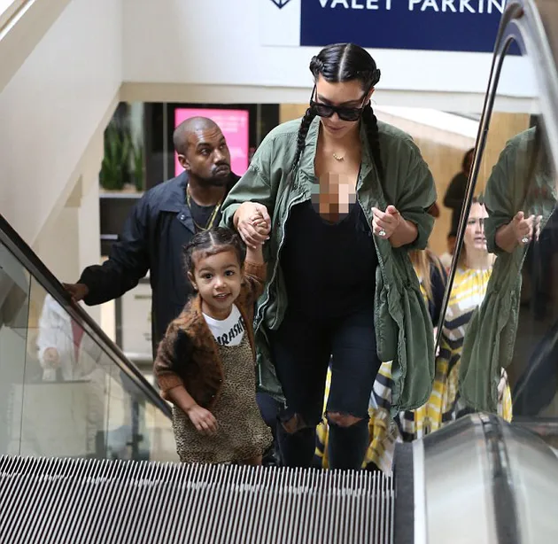 Kim Kardashian, Kanye, North West Shopping