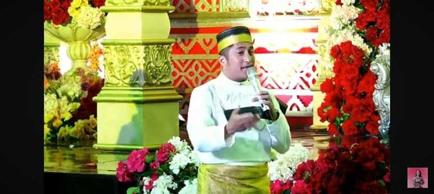 Sah! 14 Moments of the Wedding Ceremony of Putri Isnari & Abdul Azis, Dowry Rp 204,000